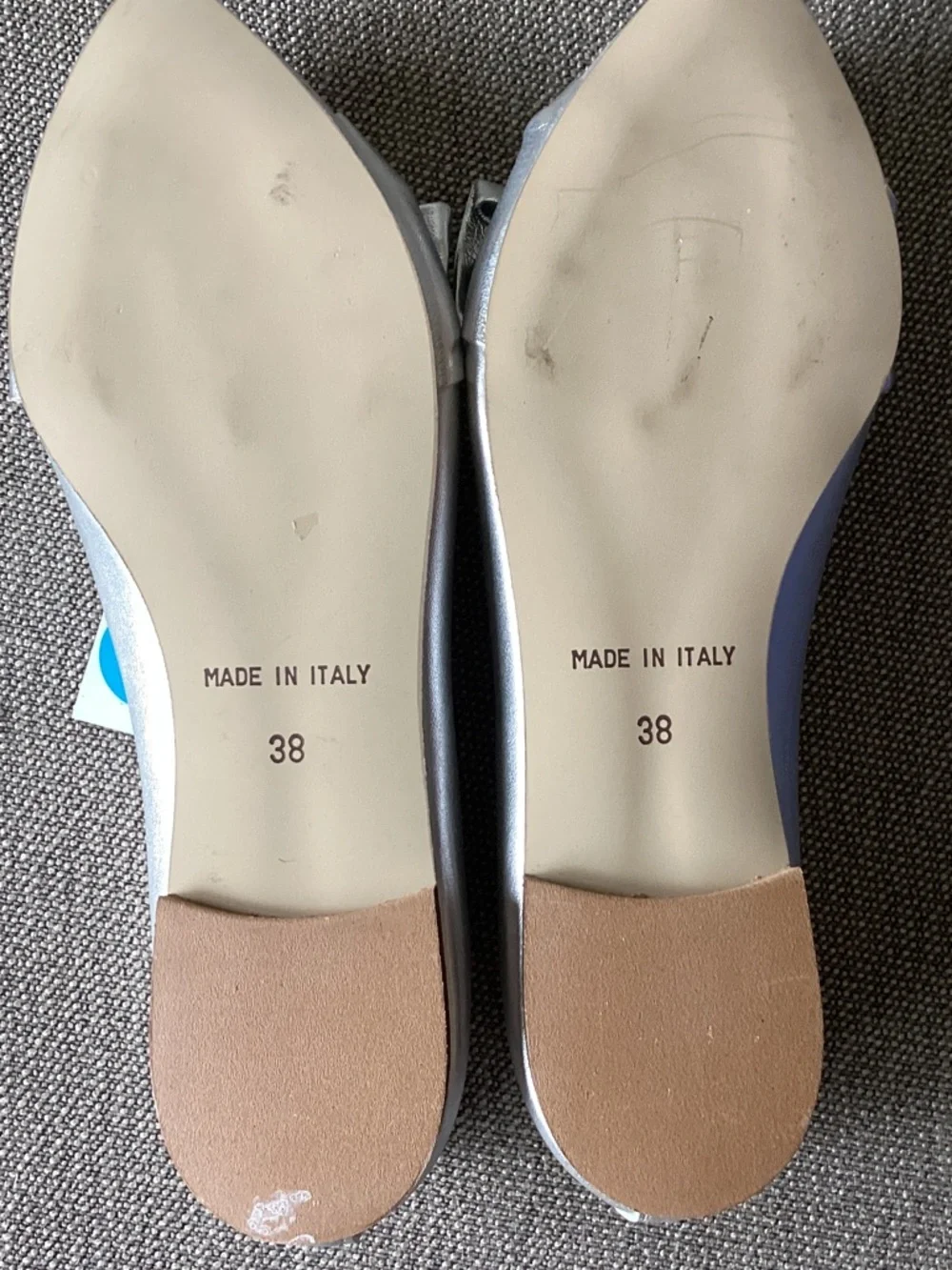 NWT Aurora Genuine Leather Silver Pointed Bow Flats - Women's 7.5 - Picture 2 of 3